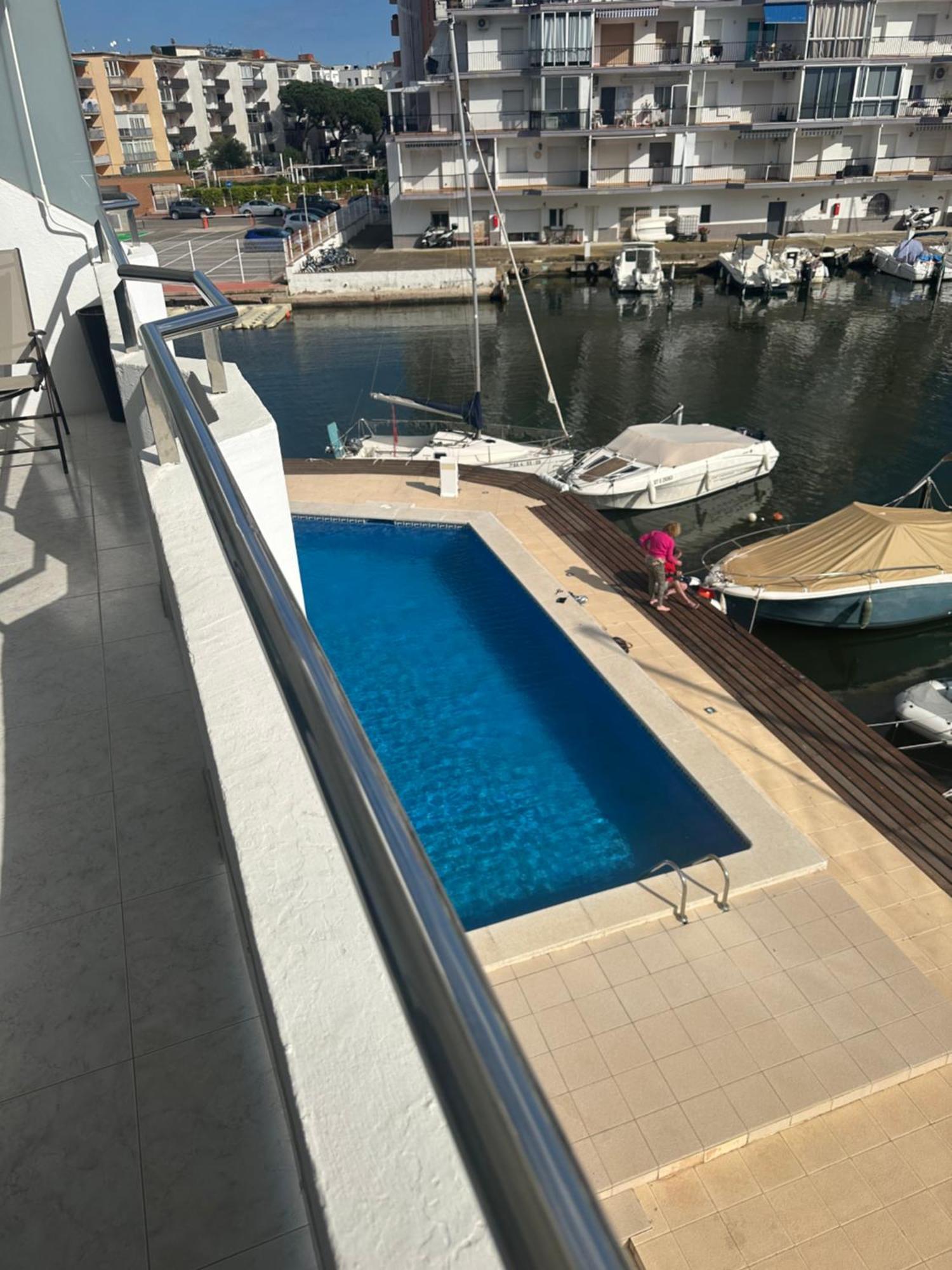 Bonito Apartamento En Roses Zona Familiar Kültér fotó